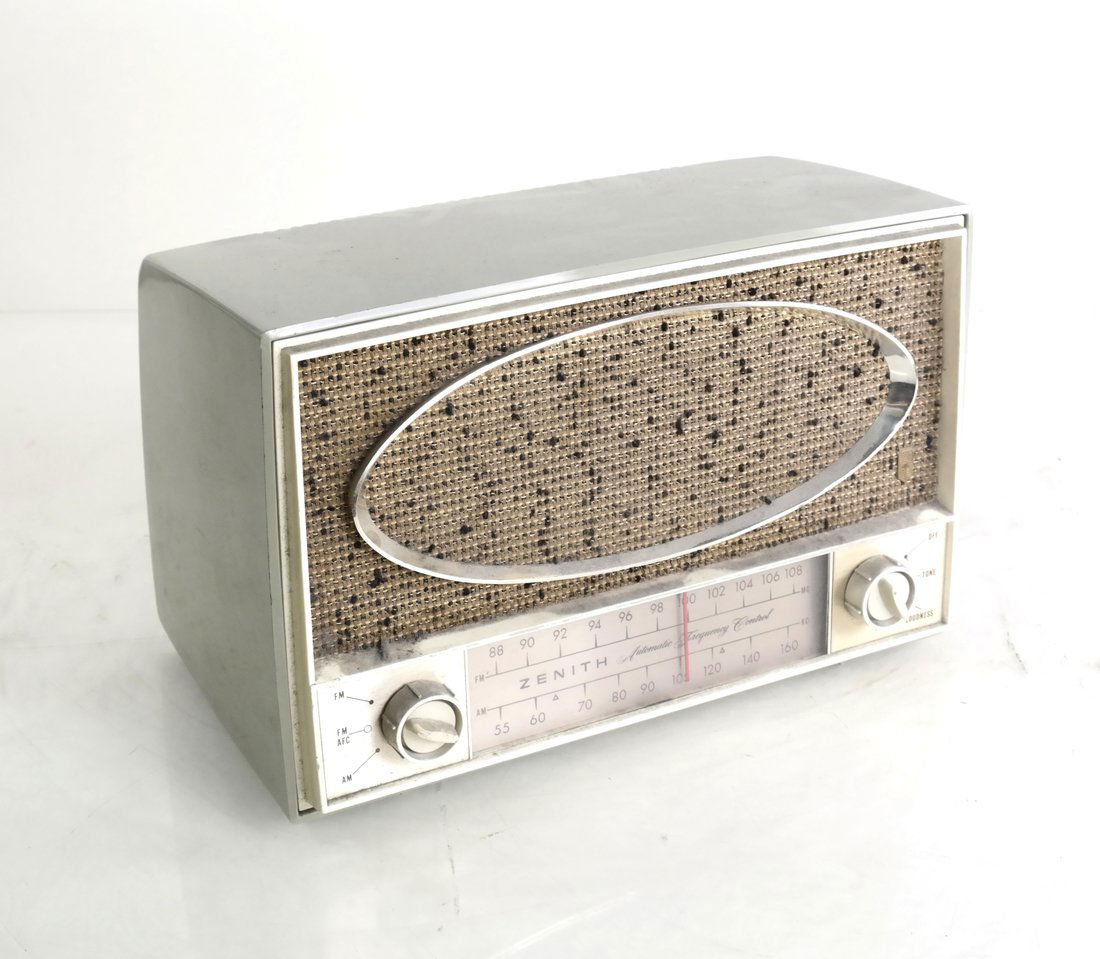 Zenith Radio, Model C725F (1 of 8)