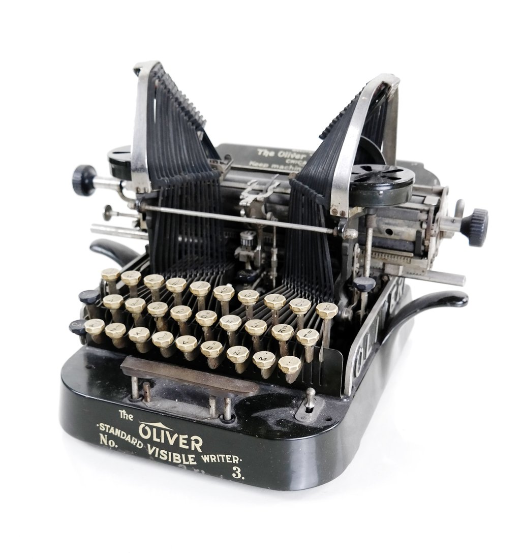 Oliver No 3 'Standard Visable' Typewriter (1 of 7)