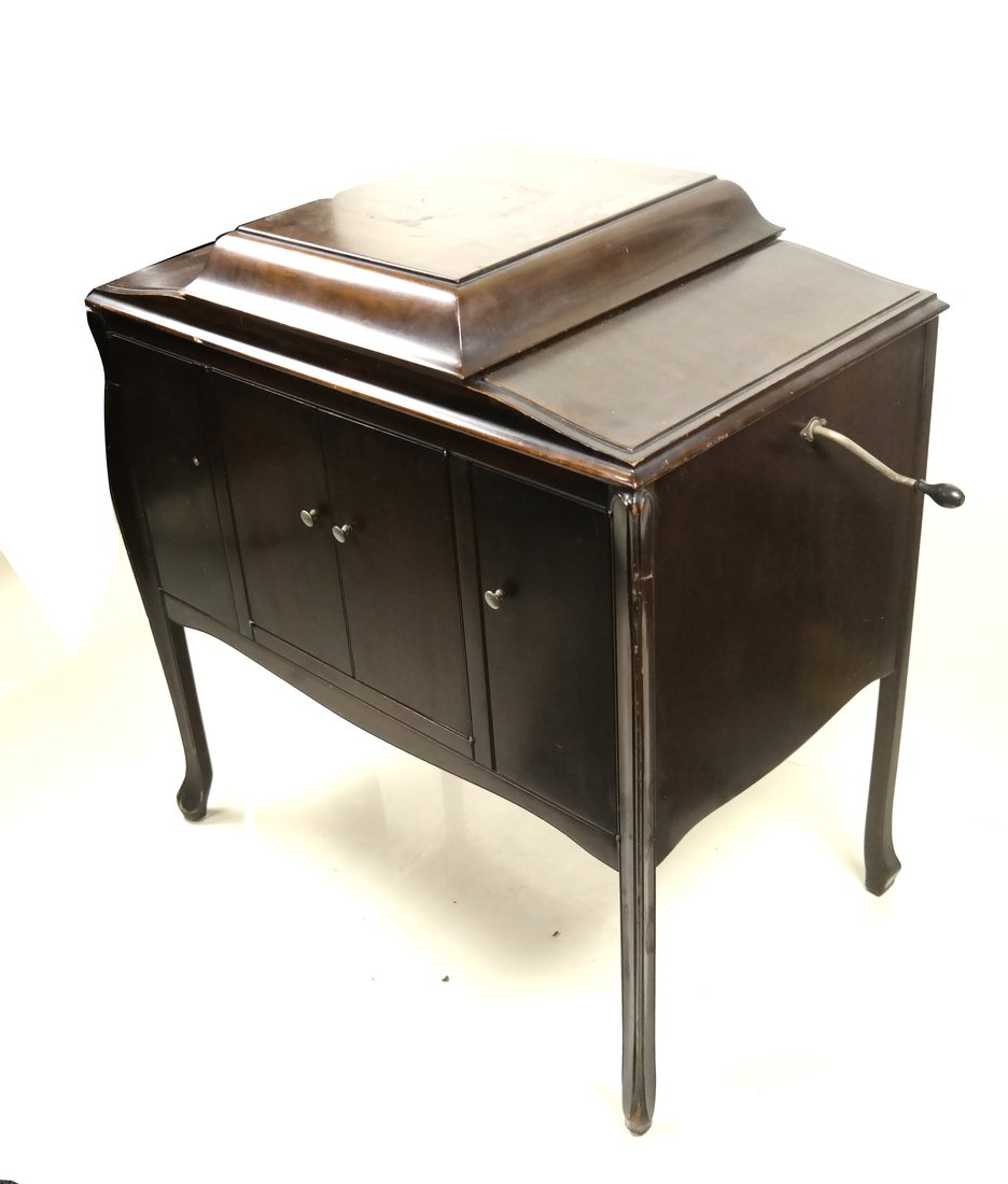 Antique Victor Lowboy Phonograph (1 of 10)