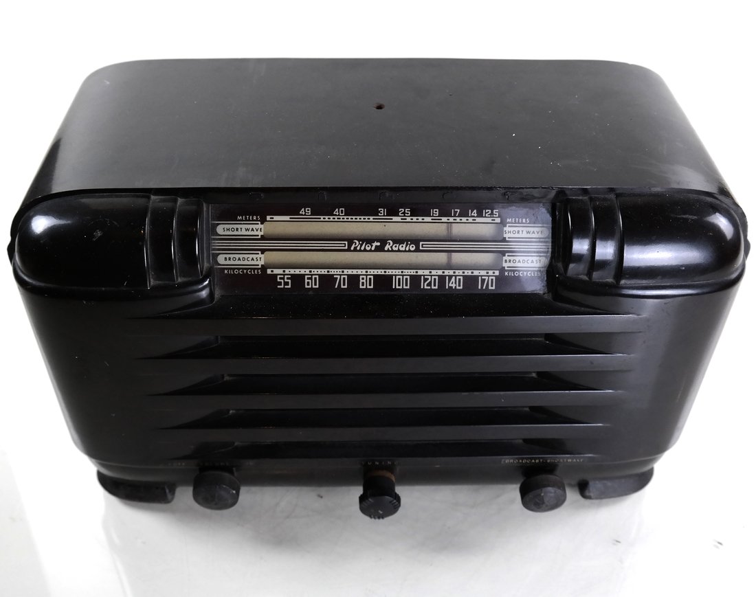 Pilot Radio, Model B-1 (1 of 8)