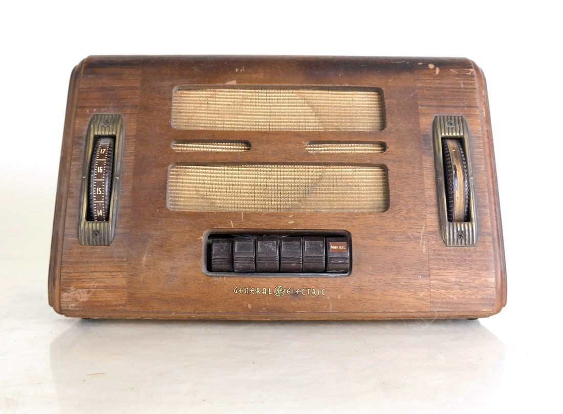 General Electric Radio, Model GD-60 (1 of 10)