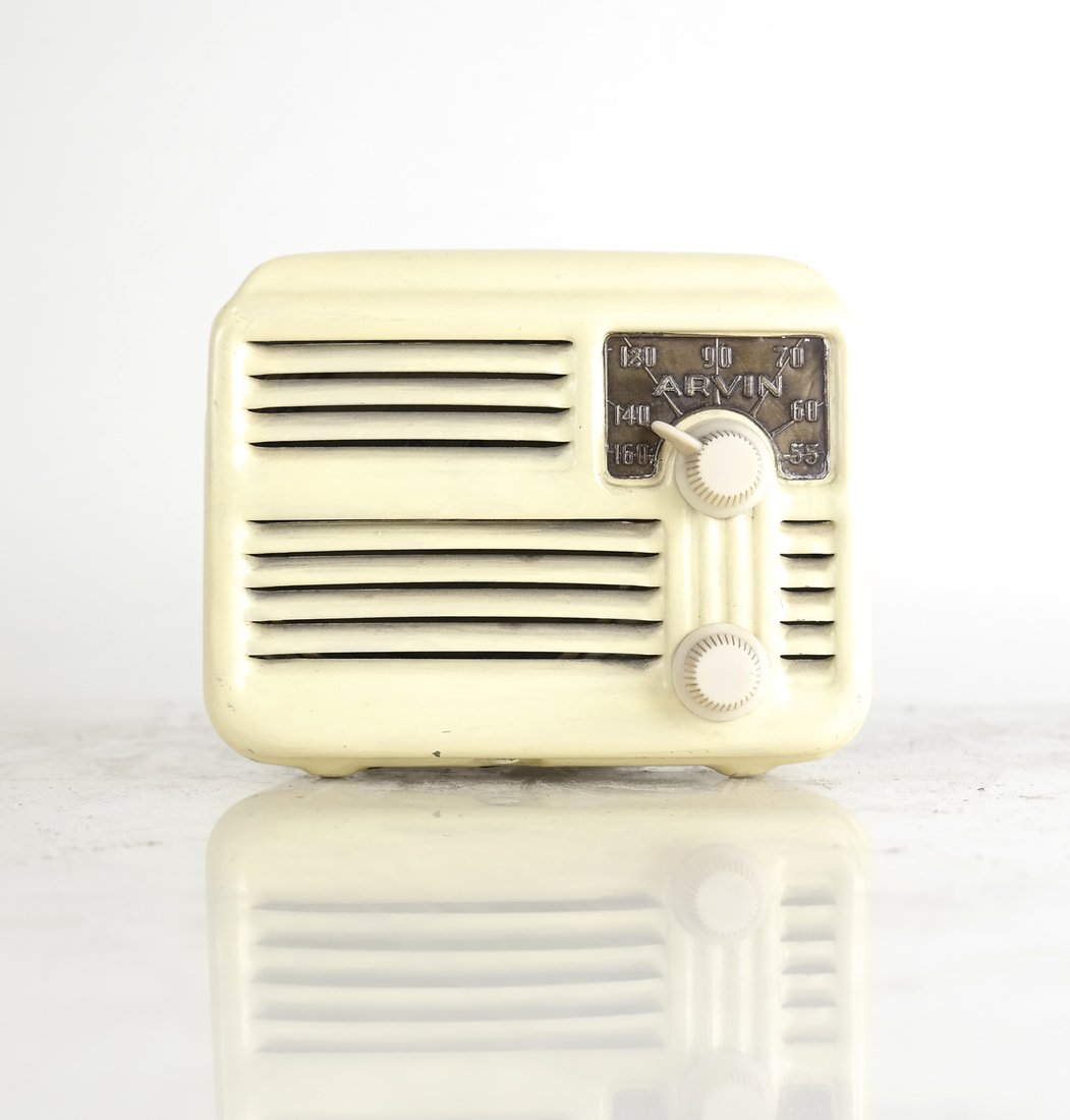 Arvin Metal Radio, Model RE-200 (1 of 9)