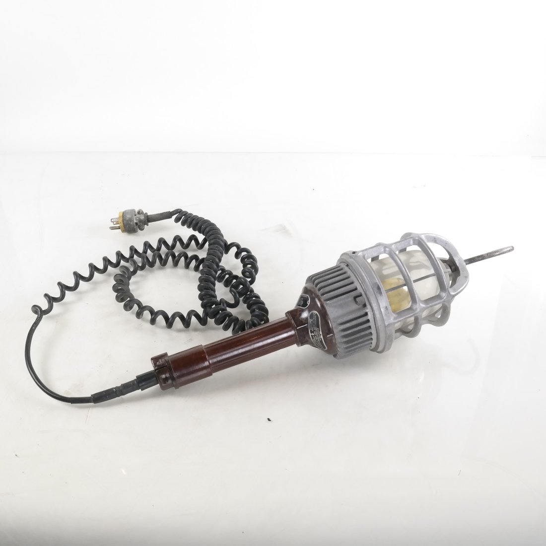 Stewart R. Browne Work Lamp for Hazardous Conditions (1 of 10)