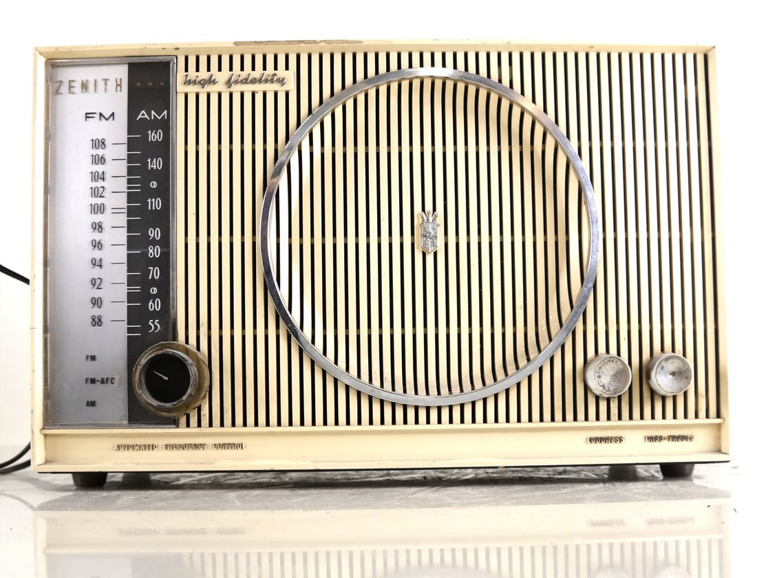 Zenith Radio, Model C845Y (1 of 8)