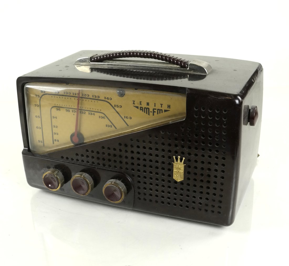 Zenith Radio, Model G724 (1 of 6)