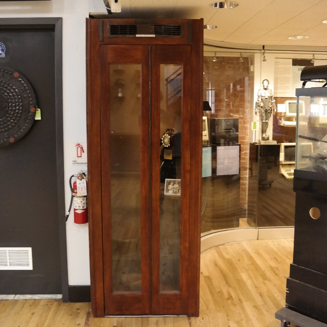 Vintage Phone Booth with Phone (1 of 10)