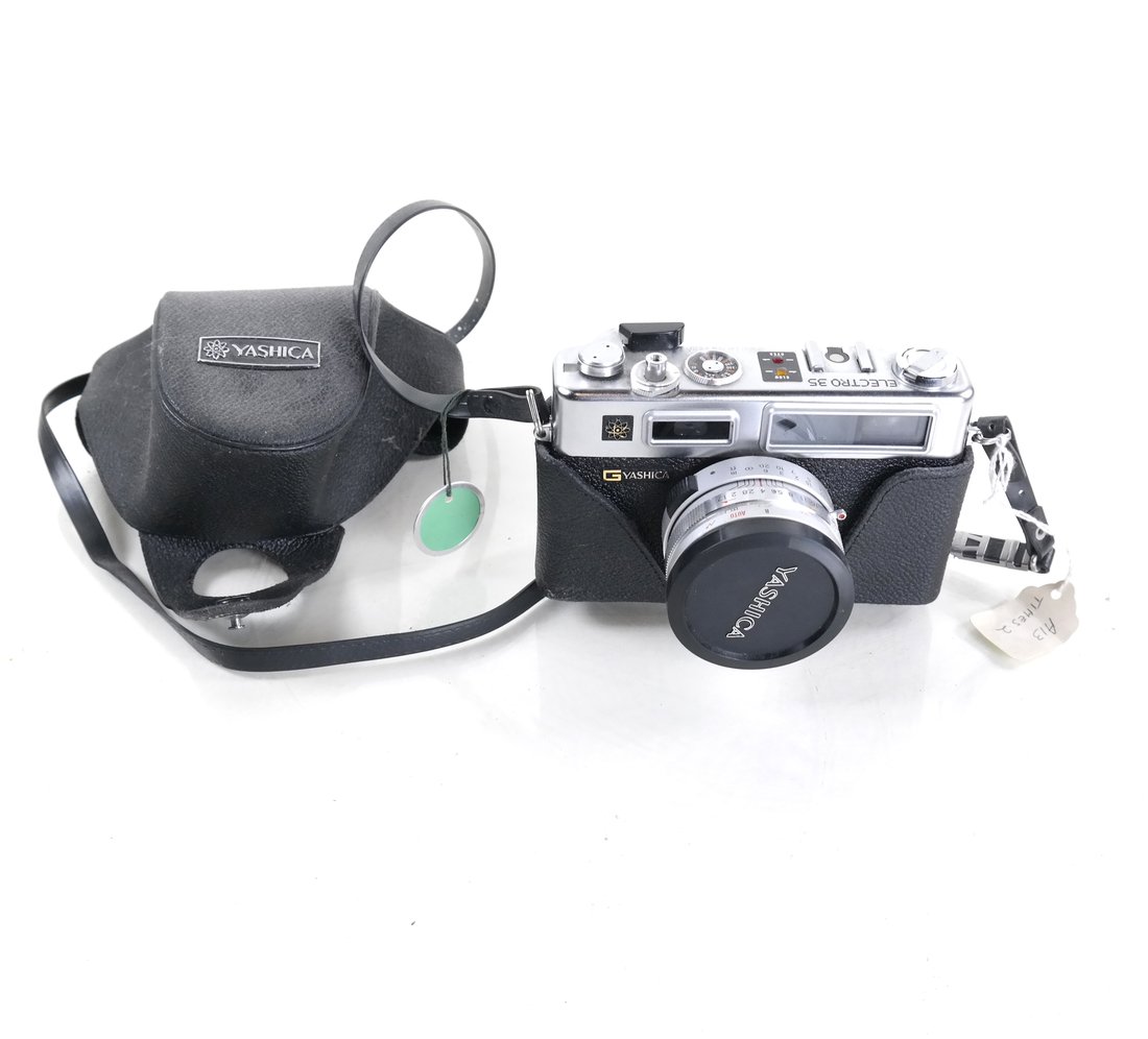 Pair of Yashica Cameras (1 of 8)