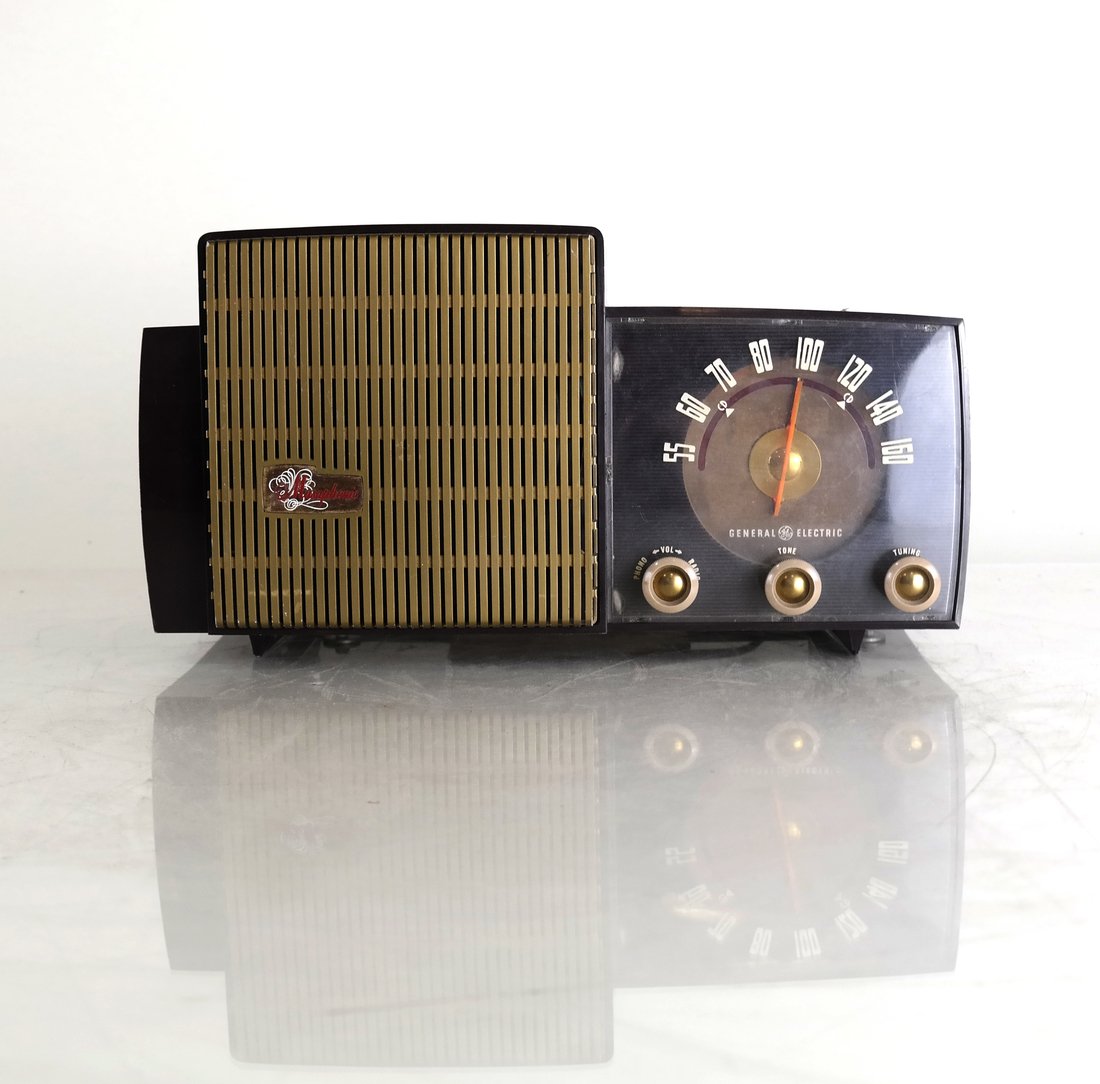 General Electric Tabletop Musaphonic, Model 431 (1 of 8)