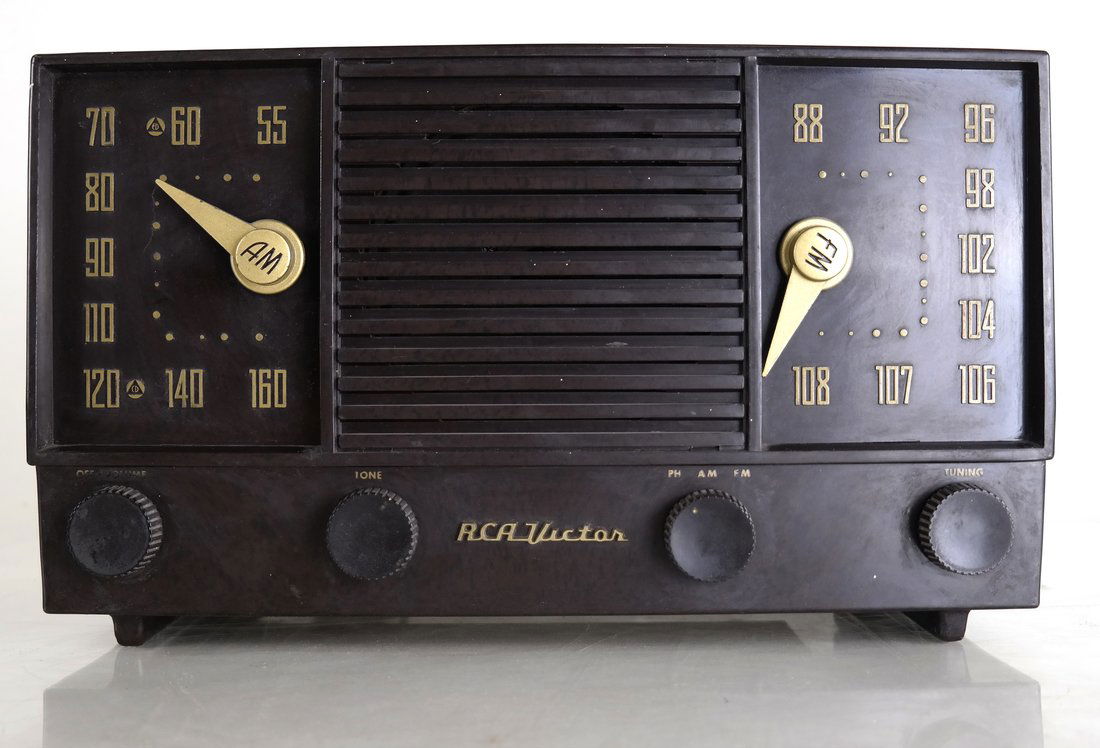 RCA Victor "Forbes" Radio, Model 2-XF-91 (1 of 10)