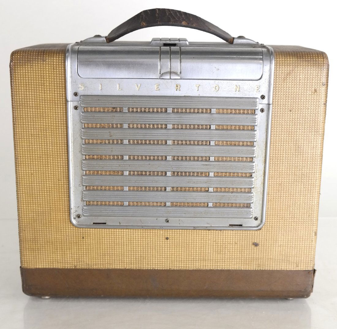Sears Silvertone Portable Radio, Model 57F 6551 (1 of 10)