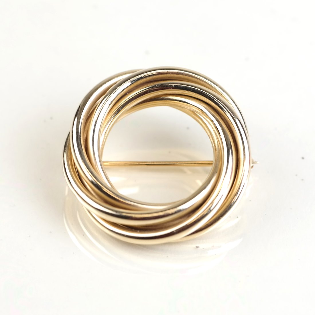 14k Gold Circle Pin (1 of 4)