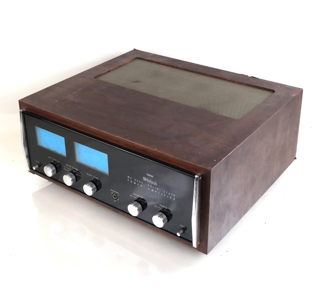 Vintage McIntosh MC2505 Power Amplifier (1 of 7)