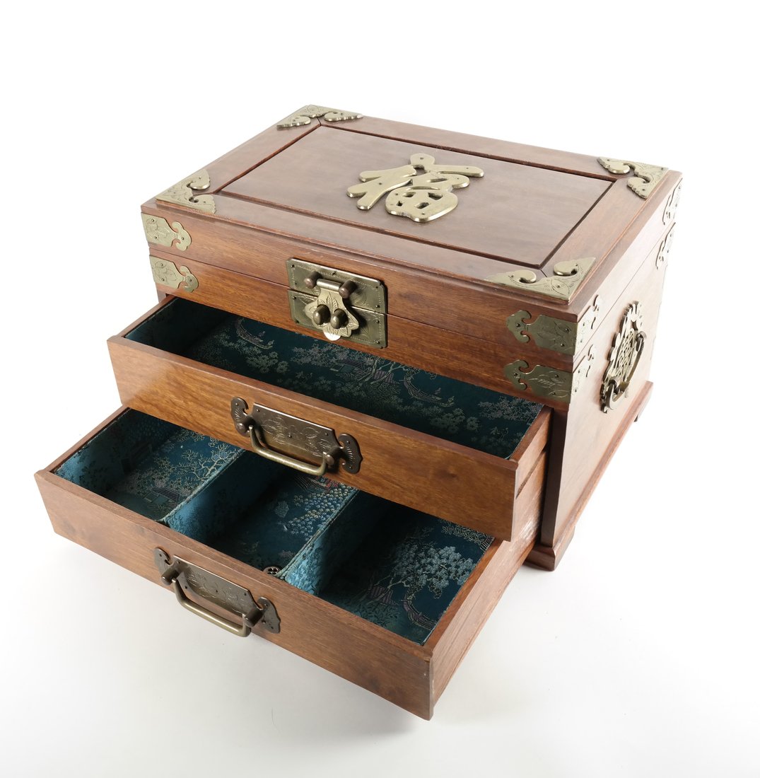 Asian-Style Jewelry Box (1 of 8)