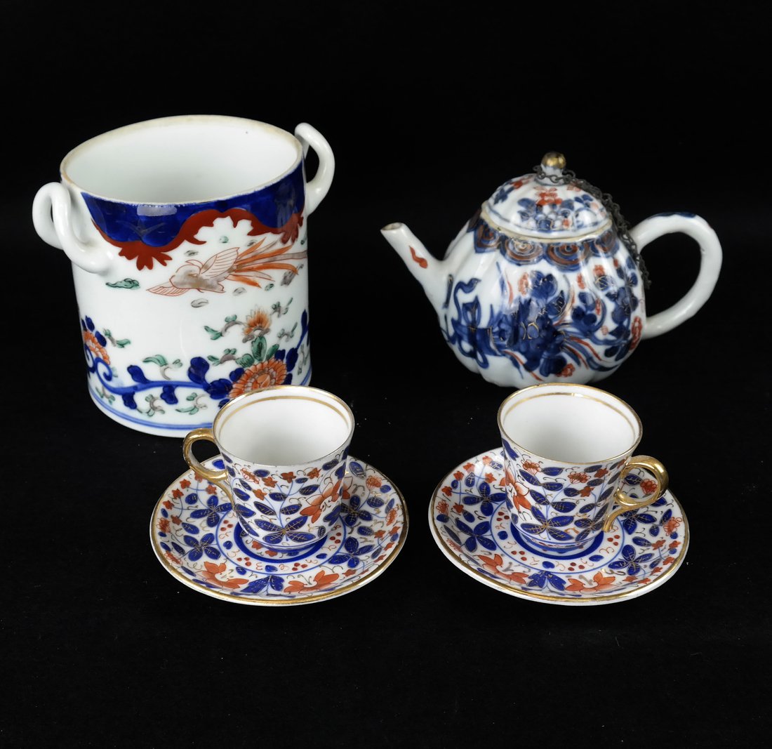 Six Japanese Imari Porcelain Items (1 of 5)