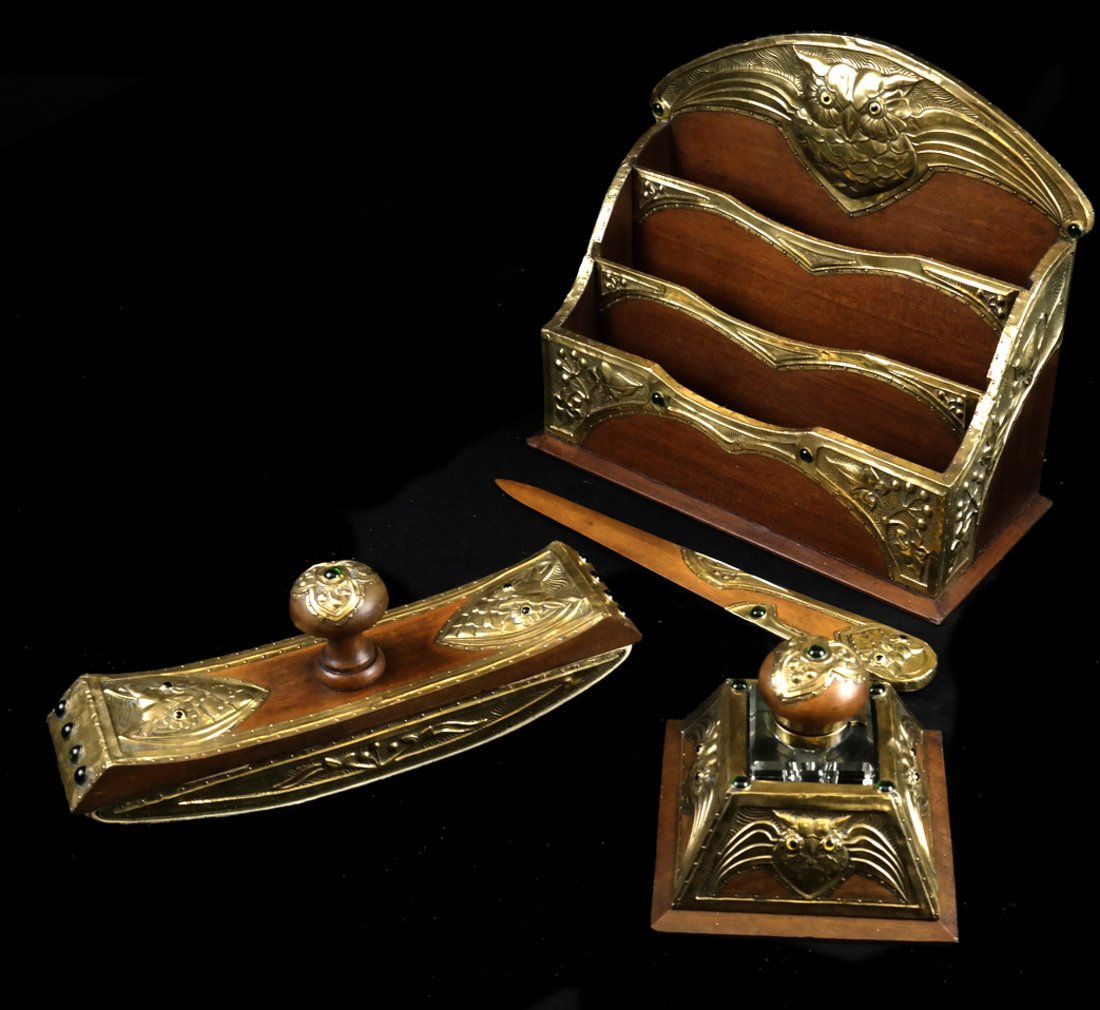 Four Piece Aesthetic-Style Desk Set (1 of 9)