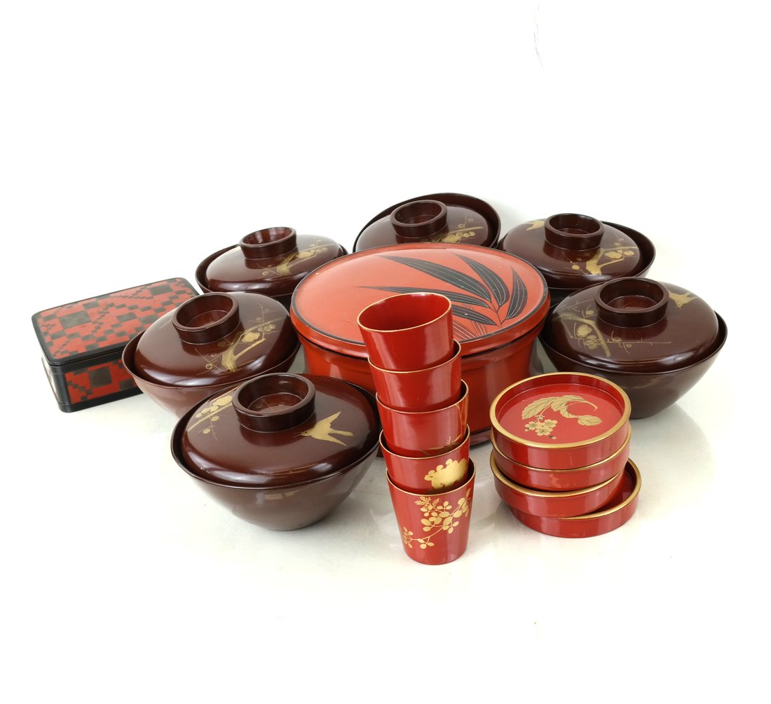 17 Pieces Lacquer Ware (1 of 7)