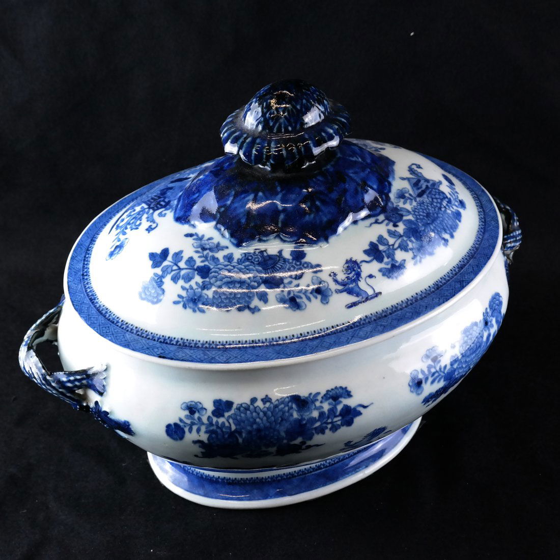 Chinese Export Blue/White Soup Tureen (1 of 5)