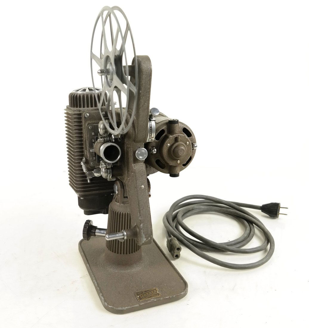 Revere Model 85 8mm Projector (1 of 8)
