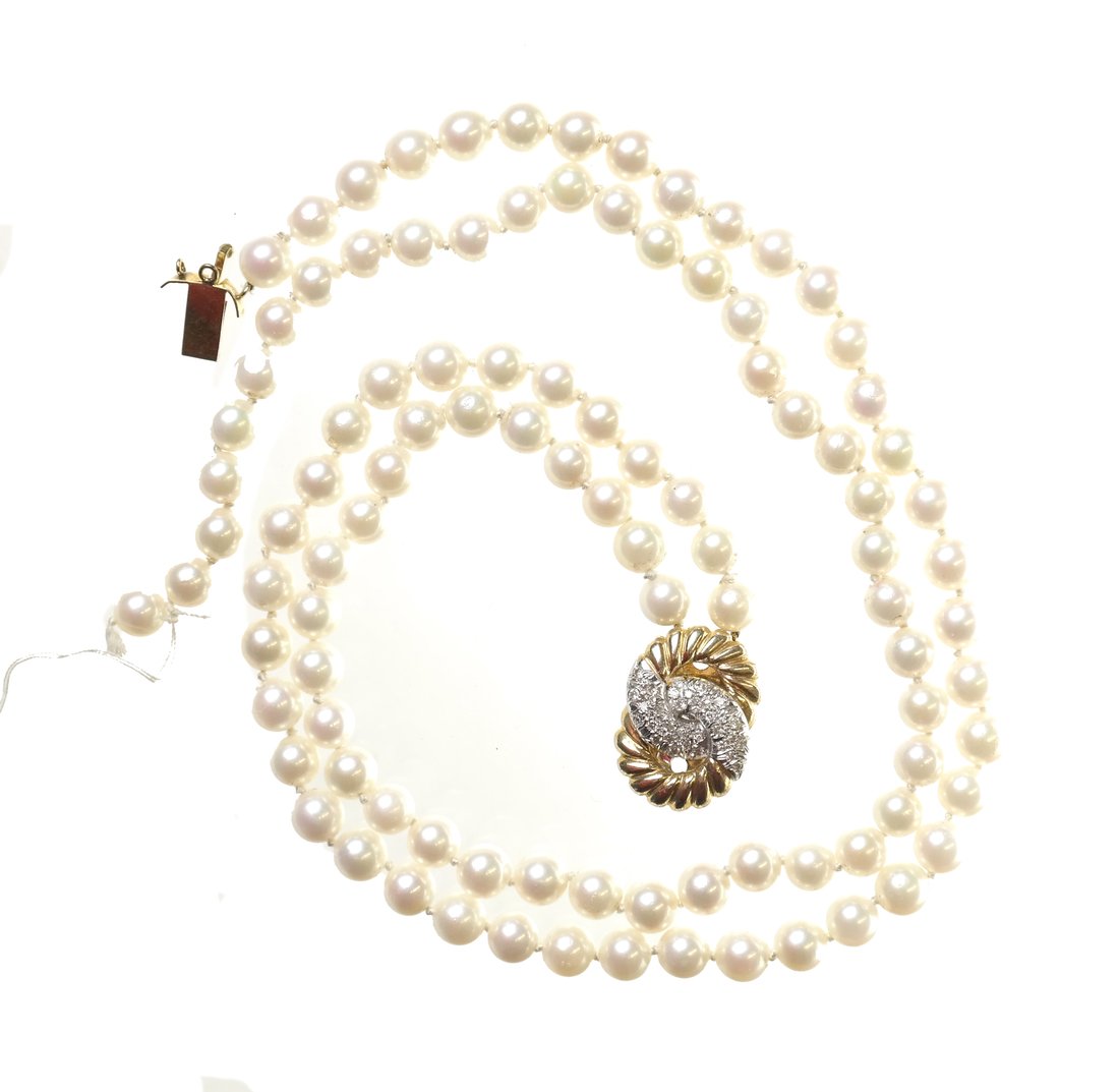 Cultured Pearl Necklace (1 of 4)
