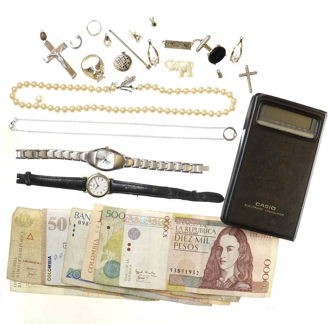 Gold, Costume Jewelry, and Currency (1 of 9)