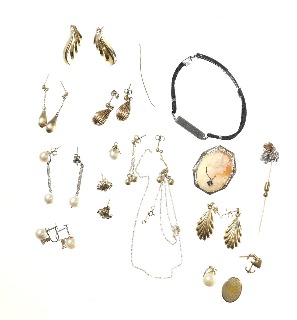 Gold, Platinum, & Diamond Items (1 of 6)