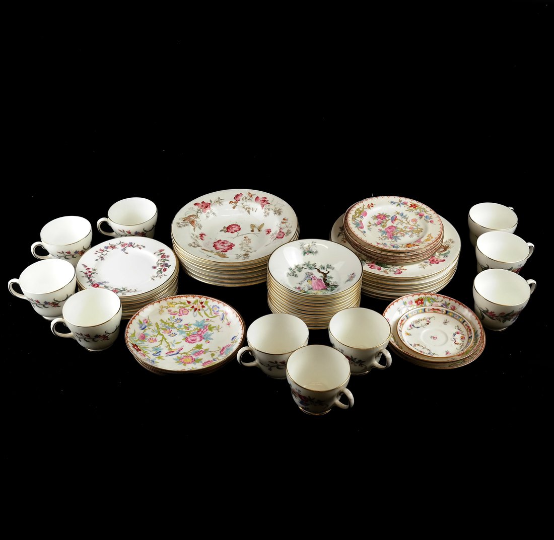 55 Pieces of English Porcelain: Includes examples by Minton, Wedgwood, Worcester and more. [Largest diameter : 8" Dia].