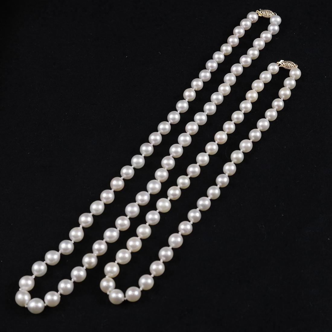 Two Cultured Pearl Necklaces (1 of 5)