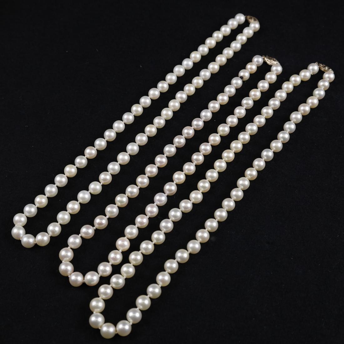 Three Pearl Necklaces. (1 of 4)