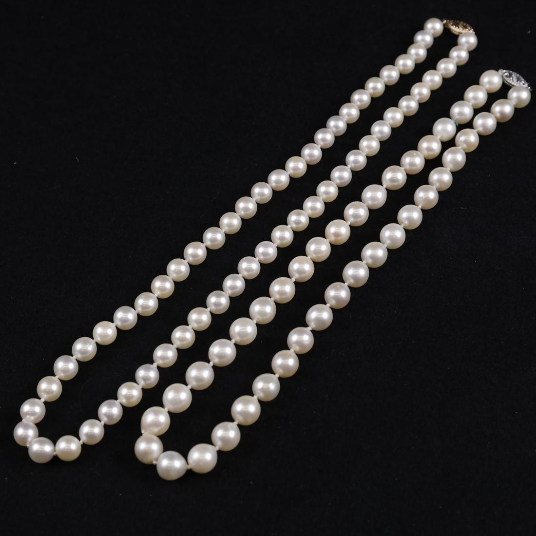 Two Pearl Necklaces (1 of 5)
