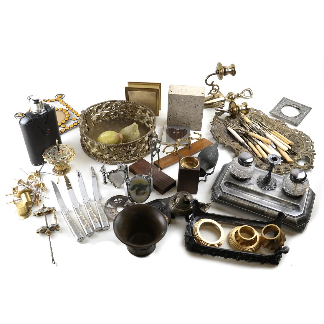 Boxed Lot of Misc. Decorations (1 of 10)