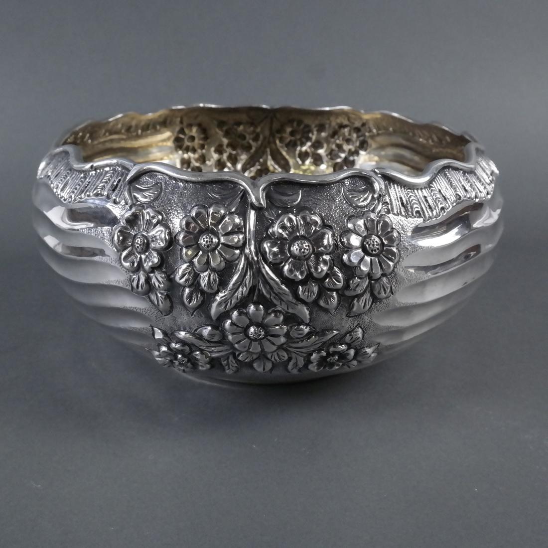 .900 Standard Silver Chased Foliate Bowl (1 of 6)