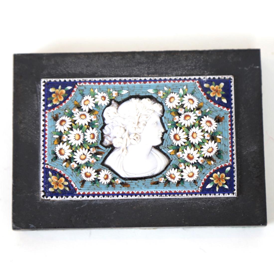 Daisy Flower Micro Mosaic Paperweight (1 of 3)