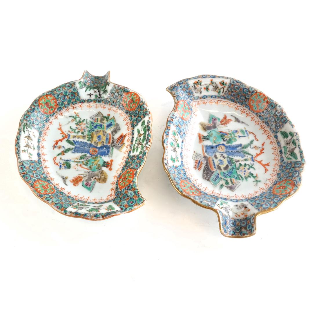 Pair of Chinese Porcelain Leaf Dishes (1 of 8)