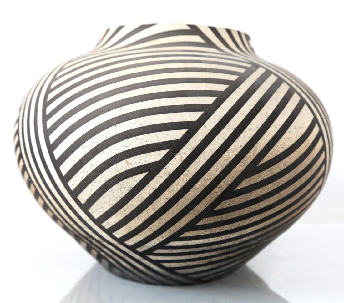 Mum #880 Large Pottery Vase (1 of 5)