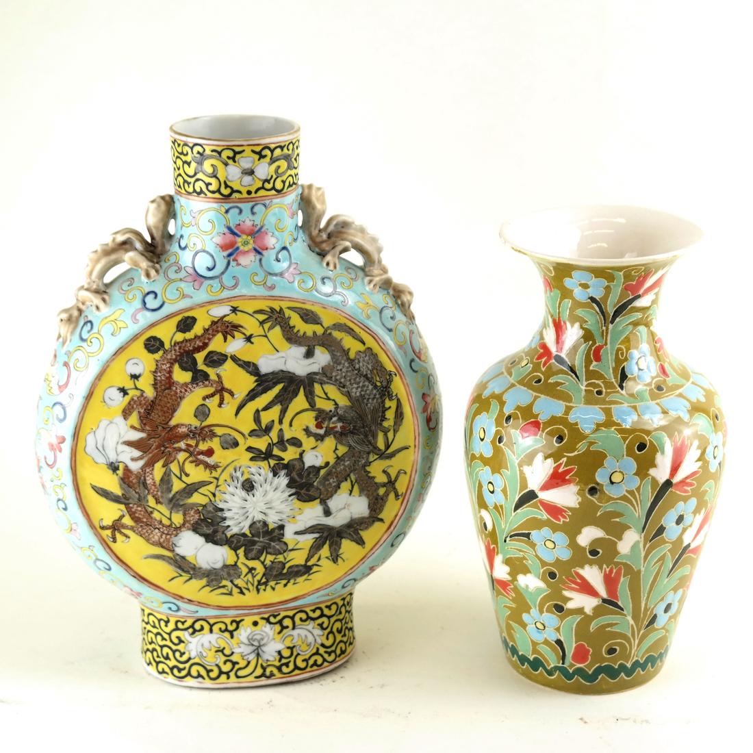 Two Chinese Porcelain Articles (1 of 10)