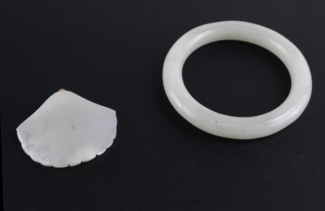 Mottled Green Hardstone Bangle & Pendant (1 of 4)