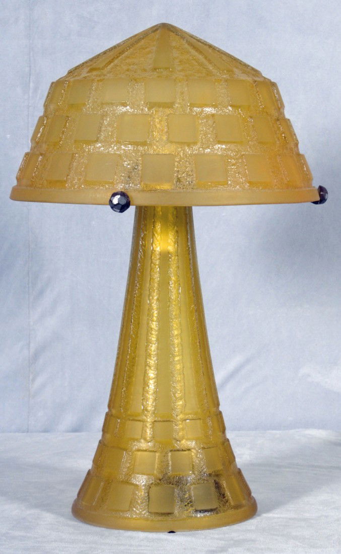 YELLOW ART GLASS TABLE LAMP W/ MATCHING SHADE SIGN: YELLOW ART GLASS TABLE LAMP W/ MATCHING SHADE SIGNED DAUM NANCY FRANCE ON BASE & SHADE. 24" H X 15" DIA.