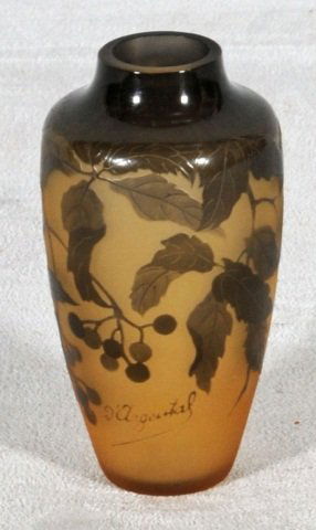 FRENCH ART GLASS BUD VASE SIGNED D'ARGENTAL LIGHT: FRENCH ART GLASS BUD VASE SIGNED D'ARGENTAL LIGHT BROWN BACKGROUND W/ CHERRY & LEAF DECORATION. GOOD. 4 1/2" H X 2 1/2" DIA.