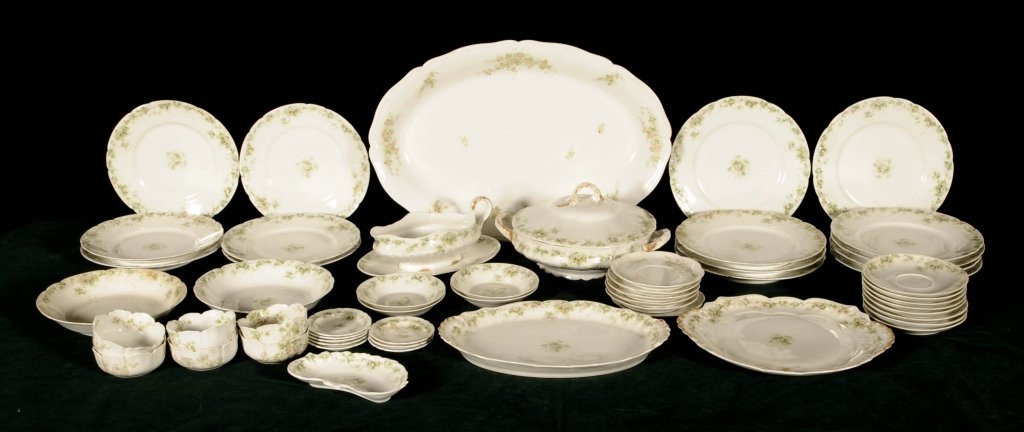56 PC. SET OF FRENCH THEODORE HAVILAND LIMOGES CHINA: 56 PC. SET OF FRENCH THEODORE HAVILAND LIMOGES CHINA DINNERWARE. LIGHT GREEN FLORAL FLOWER DECORATION. GOOD.