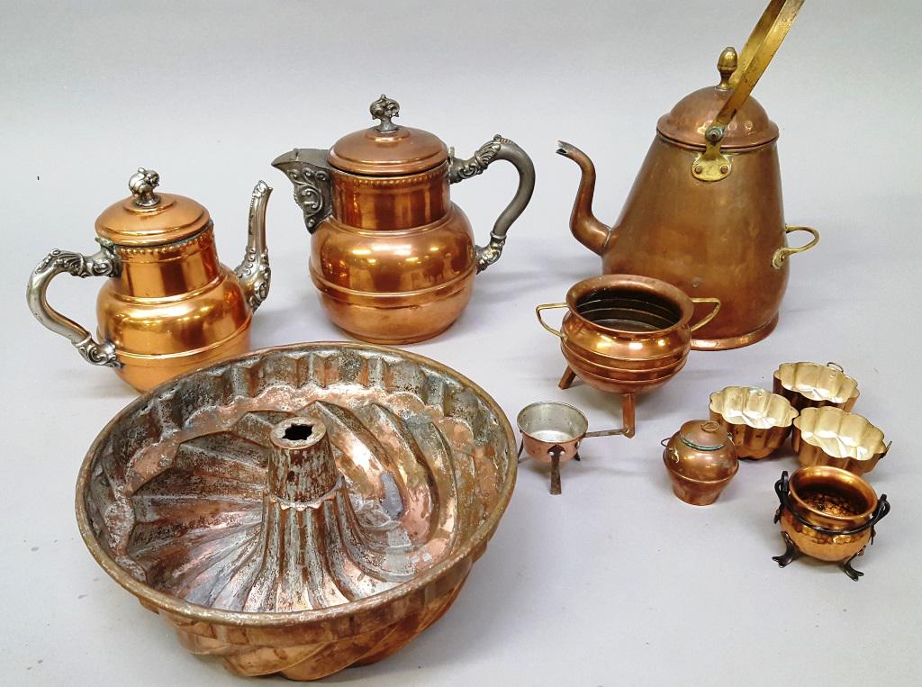 11 Pieces of copper kitchen ware including jello mold,: 11 Pieces of copper kitchen ware including jello mold, coffee & tea containers, etc. - largest in the back hgt 13" dia. 8", jello in the front dia. 10.5" hgt 4L", all in good condition.