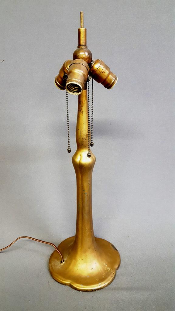 Handel Table Lamp base with 3 Hubbel Sockets and acorn: Handel Table Lamp base with 3 Hubbel Sockets and acorn pull chains - hgt 23.5" Dia. 8". Good condition.