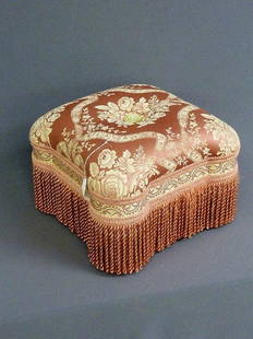 BEAUTIFUL REPRODUCTION VICTORIAN FOOT STOOL WITH FRI: BEAUTIFUL REPRODUCTION VICTORIAN FOOT STOOL WITH FRINGE - H 12" W 15"