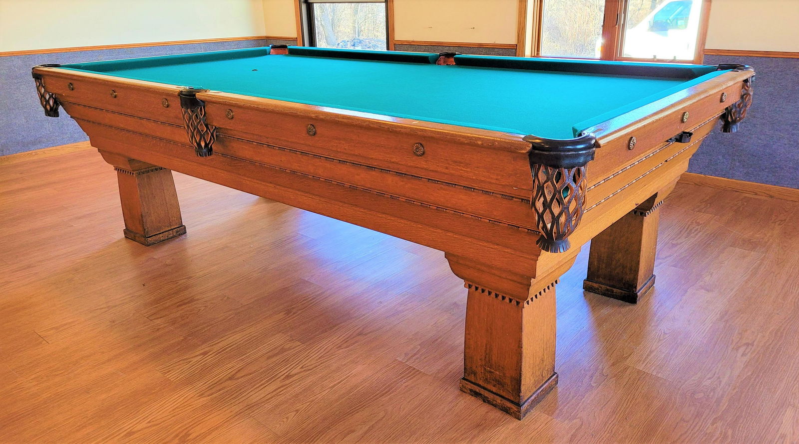 Circa 1920 Brunswick 1/4 Cut Oak Pool Table - length 9' width 59..5" Hfr 34.5" ( marked Braunswick (1 of 11)