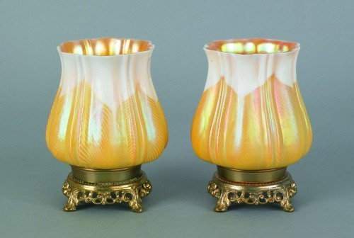PAIR OF SIGNED "STUBEN " COLORED ART GLASS SHADES : PAIR OF SIGNED "STUBEN " COLORED ART GLASS SHADES - H 5 1/4" - Circa 1920