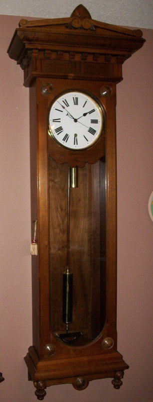 Walnut 1886's New Haven No 10 Jewelers Regulator i: Walnut 1886's New Haven No 10 Jewelers Regulator in Good Running Condition - Hgt 77.5" W 16.5" - sweep second hand & porcelain dial