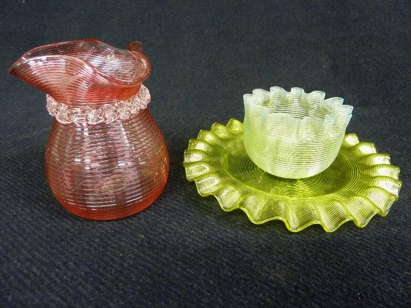 Two Pieces of Circa 1880 Webb Threaded Glass one in Cra: Two Pieces of Circa 1880 Webb Threaded Glass one in Cranberry & one in Vaseline - Cranberry, hgt 4" dia. 3.75" Vaseline, Dia. 6.25" hgt 2.5" - both in good condition