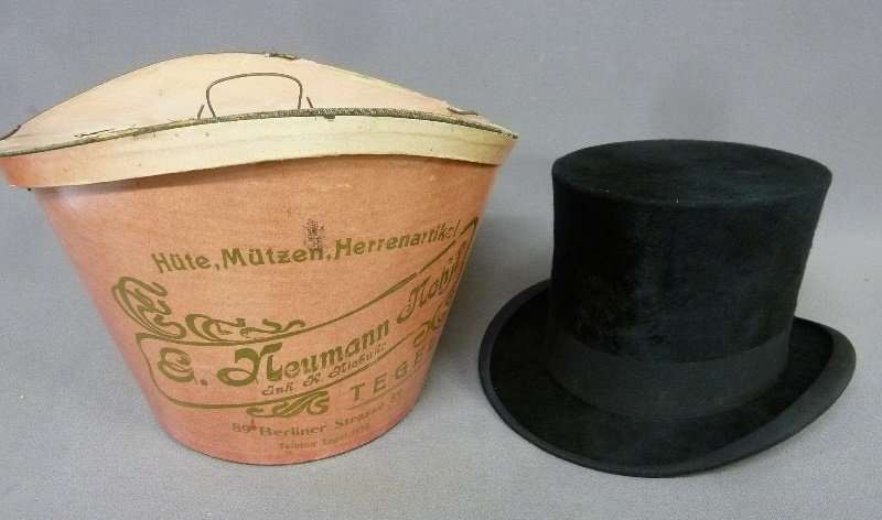 Circa 1900 Beaver Skin Top Hat in Original Box - S (1 of 5)