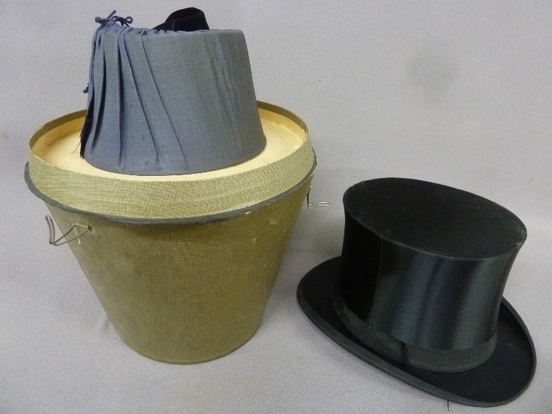 Circa 1920's Collapsible Top Hat Signed Hugo (1 of 5)