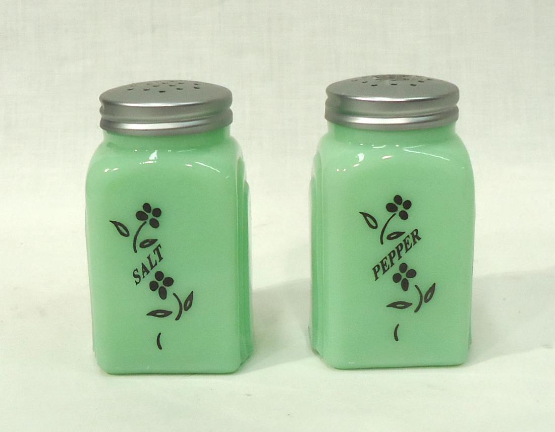 Jadeite Salt & Pepper (1 of 3)