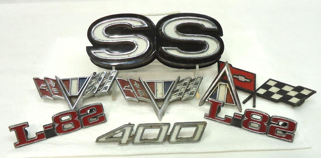 Lot Vtg Automobile Emblems (1 of 2)